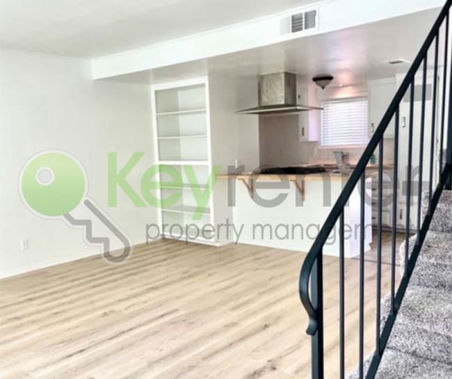 Photo - 5614 Hillsdale Blvd