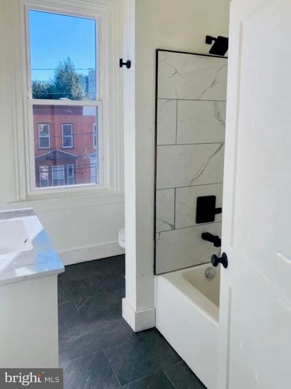 Photo - 11 E Walnut St