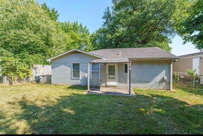 Photo - Charming 2-Bedroom Ranch Home with Large B...
