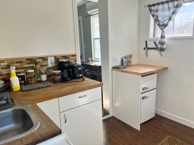 Building Photo - 1423 Bellevue Ave Unit Bungalow