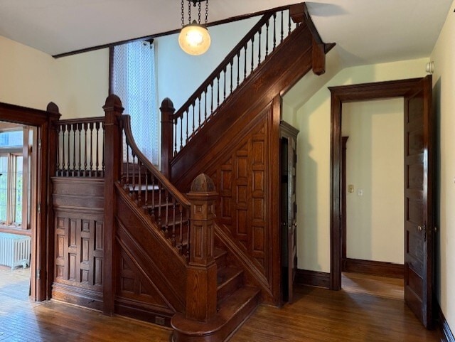 Beautiful staircase - 1380 National Rd
