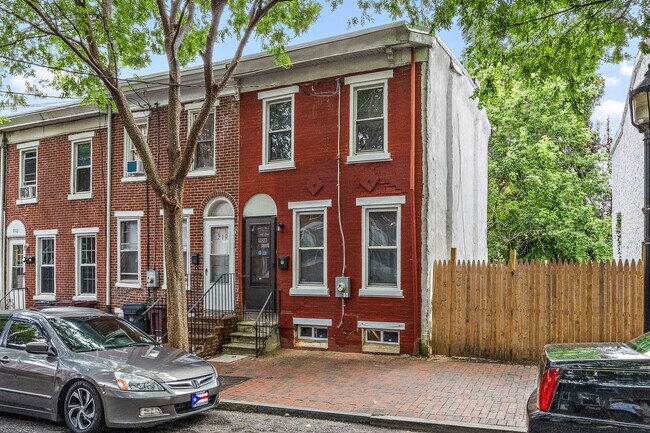 3 Bedroom End Unit, in Wilmington - 3 Bedroom End House Unit, in Wilmington