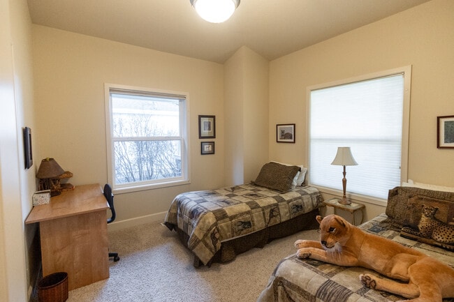 Photo - 2412 S Marypost Ave