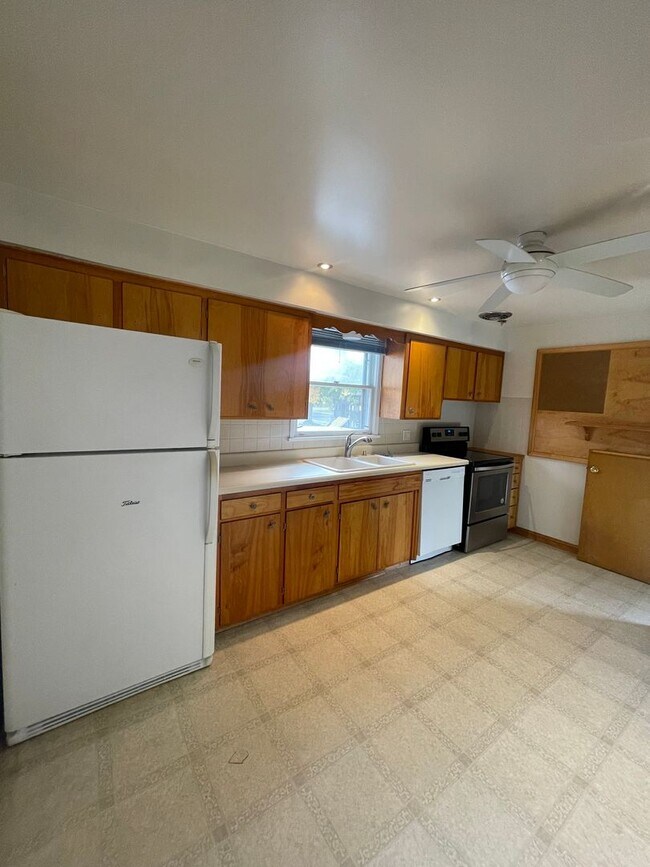 Photo - Available now 2 bed 1 bath Audobon / Shadl...