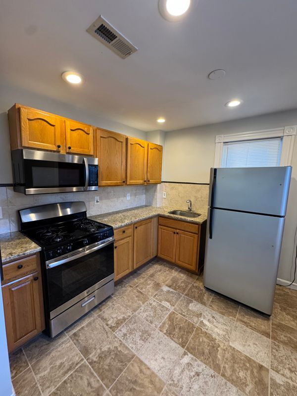 Photo - 164 Crest Ave