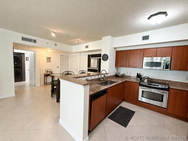 Photo - 625 Casa Loma Blvd Unit 609