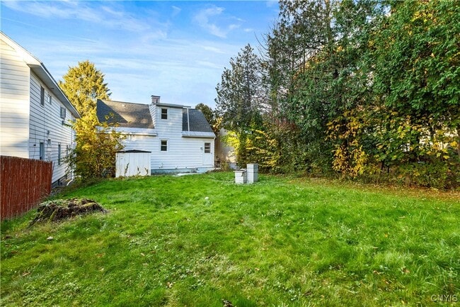 Photo - 60 Leslie Ave