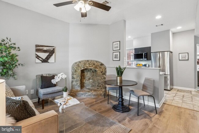 Photo - 1267 Morse St NE