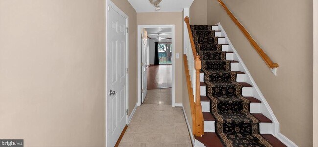 Photo - 2483 Lakeside Drive