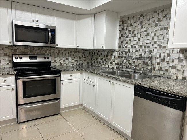 Building Photo - 11610 NW 33rd St Rental