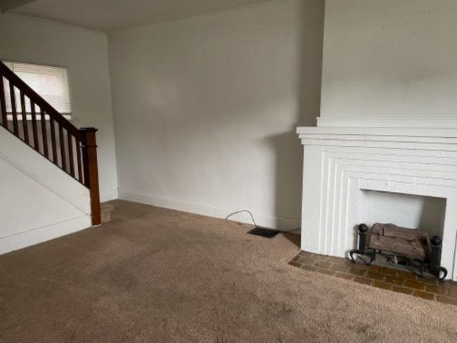 Photo - 328 Robbins Ave