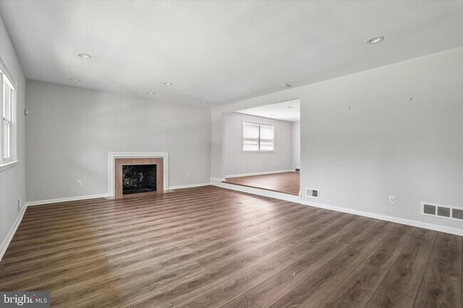 Photo - 1910 Stone Ridge Ln