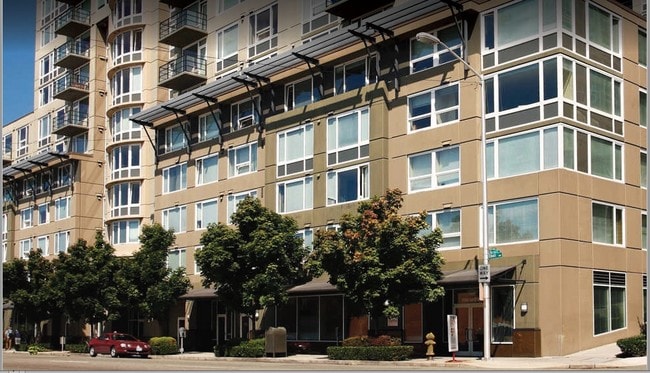 Building Photo - Wes on Western