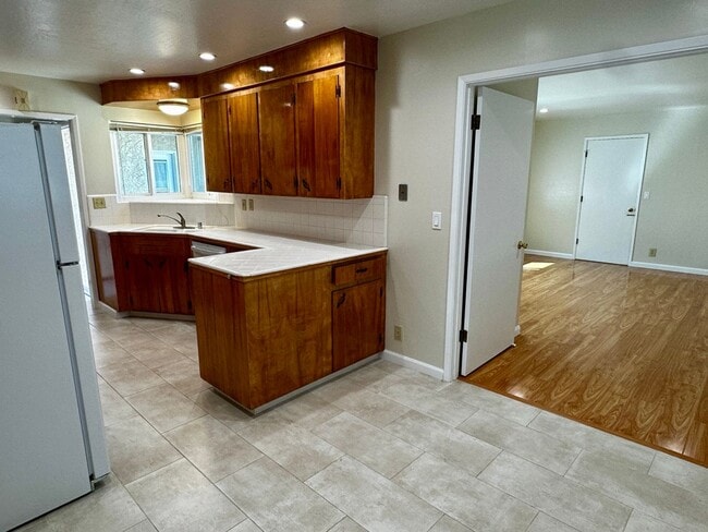 Photo - 839 E Dana St Unit 839