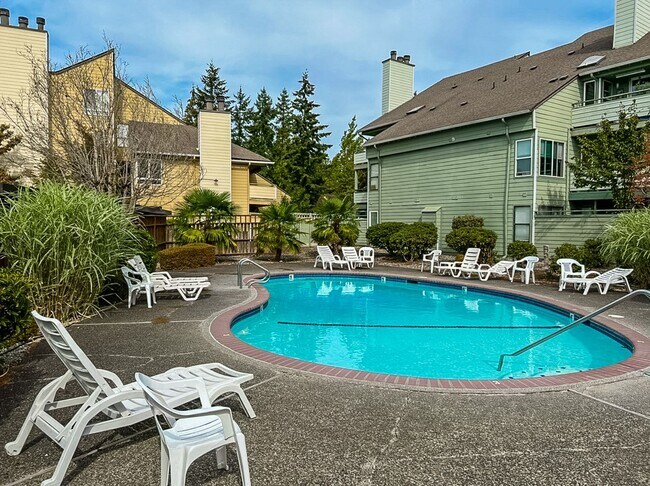 Ground Level 2BD/1.5BA Condo in Federal Way - Ground Level 2BD/1.5BA Condo in Federal Way Unit 204