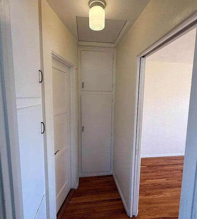 Photo - Kensington_Upper level Spacious 1Bed 1Bath reserved parking Unidad 4146 1/2