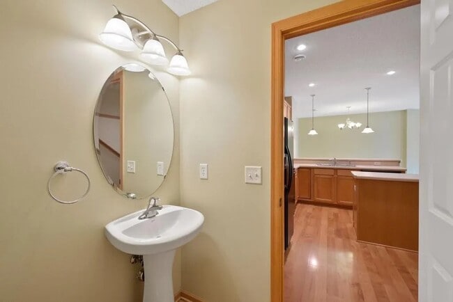 Lower 1/2 bath - 1760 Prescott Ct