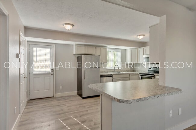 Photo - 1731 W Garden Dr