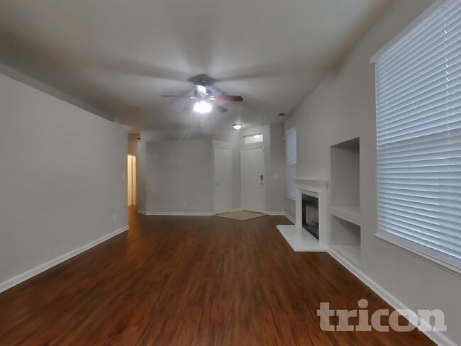 Photo - 408 Falcon Dr