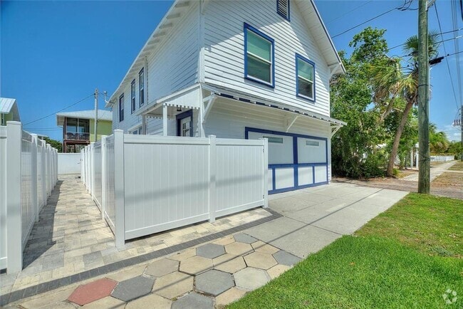 Building Photo - 7401 1st Ave N Unit B Rental