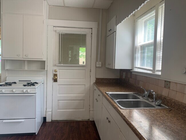 Photo - 615 W McClure Ave Unit Lower