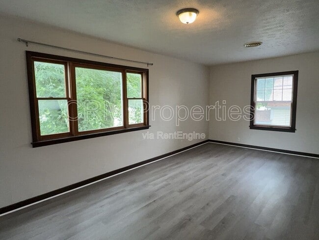 Photo - 112 N Green St