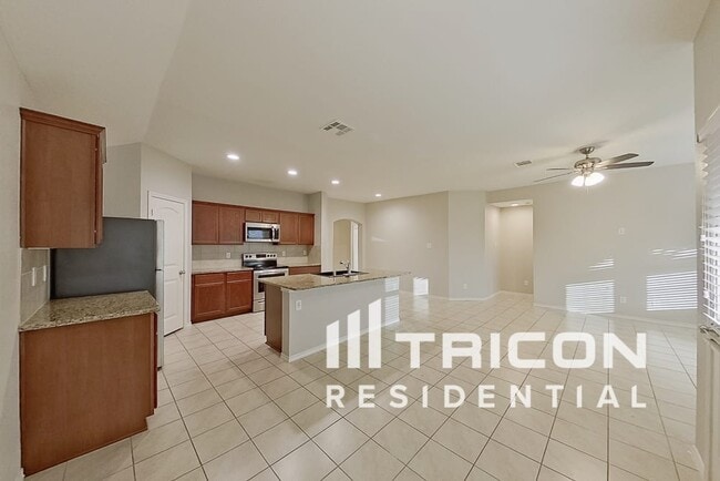 Photo - 1308 Basswood Ln