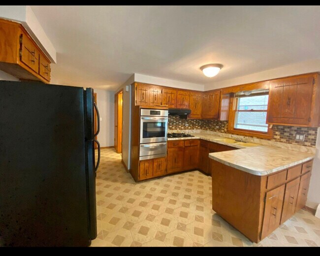 Photo - 2215 W Thome Ave