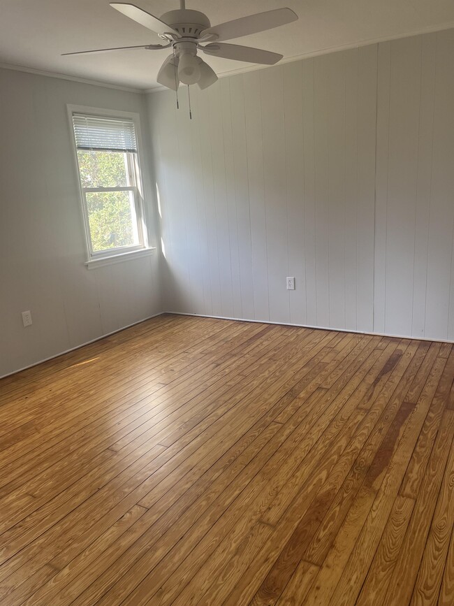 Photo - 2313 E 40th St