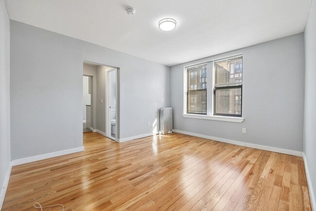 Building Photo - 117 Corbin Ave Unit 203