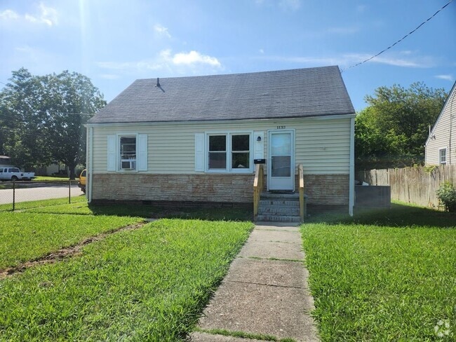 Building Photo - Now Ready! Rental