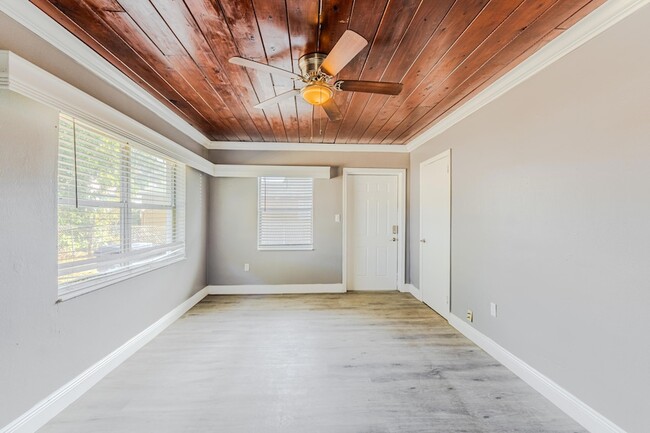 Photo - 112 W 34th St Unit 2