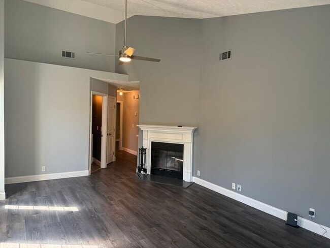 Cute Two Bedroom House in Donelson - Garage & Fenced Backyard