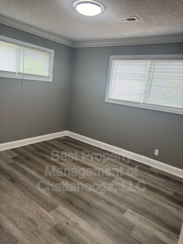 Photo - 3111 N Hawthorne St