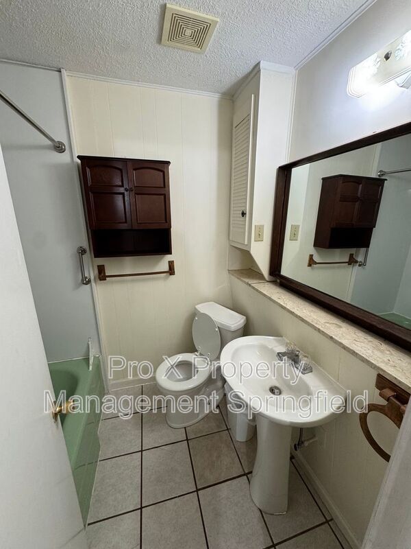 Photo - 2533 E Cherry St Unit B