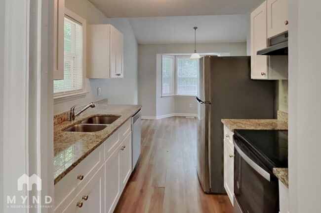 Photo - 589 Spaniel Ln