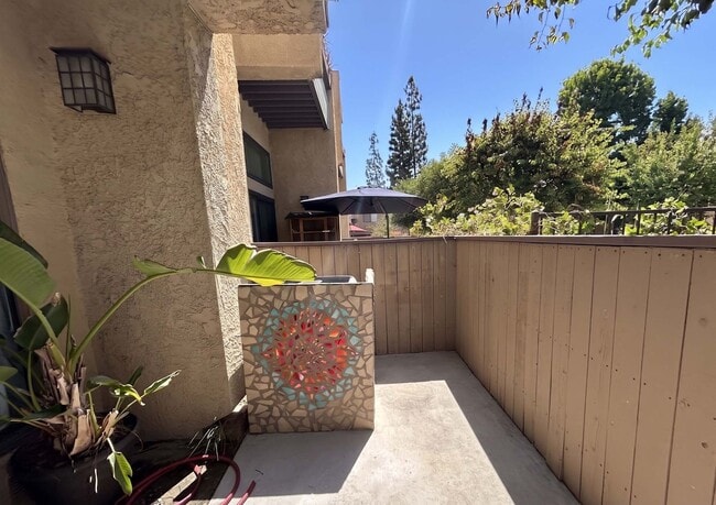 Photo - Charming End-Unit Townhome in the Heart of Chatsworth