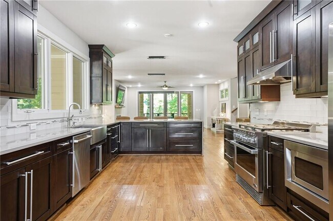 Photo - 4373 Wieuca Rd NE