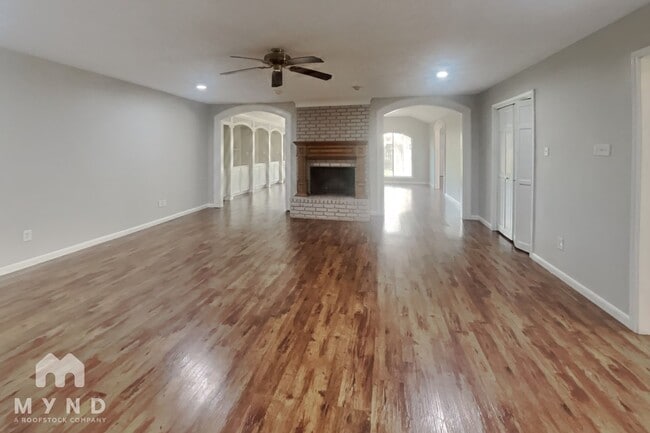 Photo - 16915 Misty Creek Dr