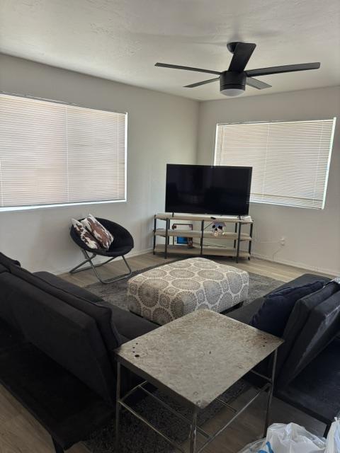 215 E Elm St