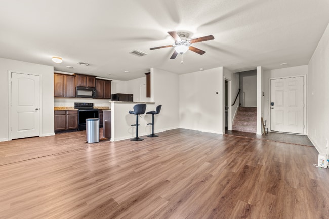 Photo - 6511 Chevler Pass