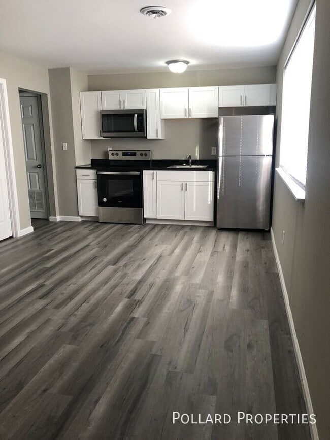 Building Photo - 740 W Wood St Unit 6