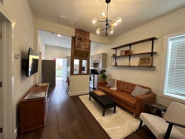 Photo - 835 S Edison St