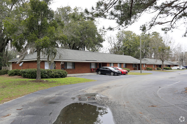Phillips Winters Apartments - Phillips Winters Apartments