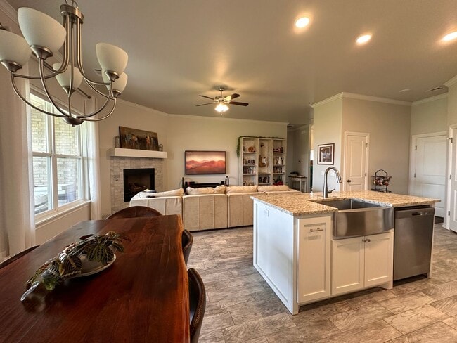 Photo - 5923 NE Yorktown Ct