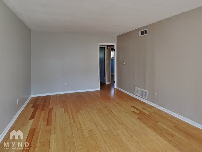 Photo - 730 Hill St