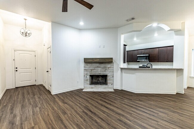 Photo - 1707 100th St