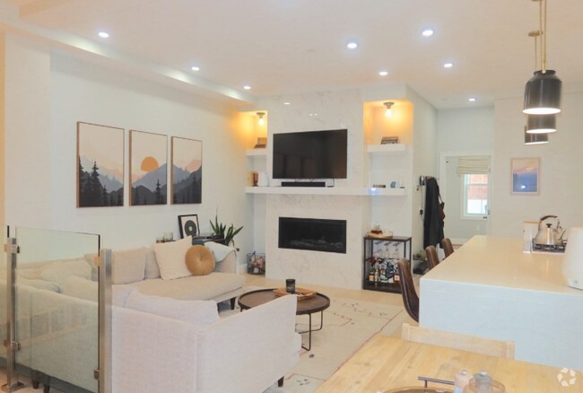 Building Photo - 94 Bunker Hill St Unit 1 Rental
