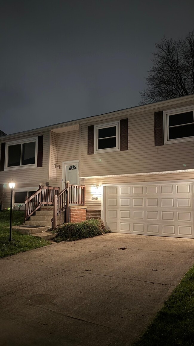 Photo - 6686 Deer Ct