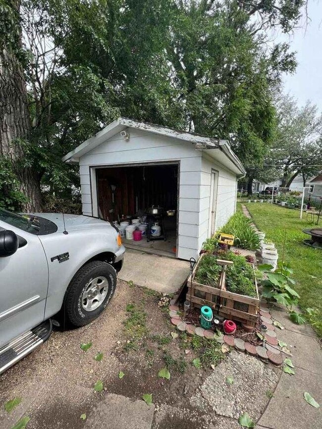 Photo - Fully furnished 3 bedroom 1 bathroom house!